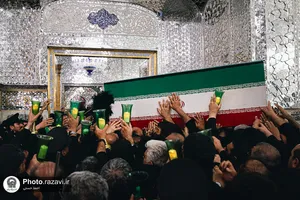 طواف پیکر رهبر شهید