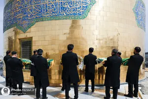 متبرک کردن پرچم کاروان&zwnj;های زیرسایه خورشید در آستانه دهه کرامت