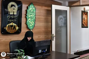 پاسخگویی تلفنی مدیر مرکز امور بانوان و خانواده به مخاطبان سامانه ١٣٨