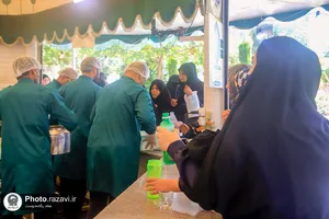 حضور خادمیاران هرمزگانی در چایخانه حضرت