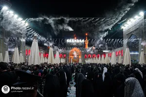 حرم مطهر رضوی در شب شهادت امام رضا علیه&zwnj;السلام