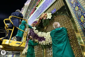 گل&zwnj;آرایی صحن انقلاب حرم مطهر رضوی
