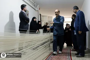 بازدید کارکنان آستان قدس رضوی از کارخانه فرش کنه بیست