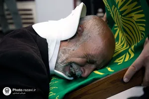 عیادت خدام حرم مطهر رضوی از مجروحین حادثه تروریستی کرمان