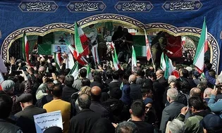 دیدار جمعی از خادمیاران هرمزگان با خانواده شهدای مفقودالاثر ناوشکن دنا