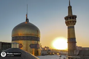 آیین تعویض پرچم گنبد منور رضوی در آستانه ماه محرم