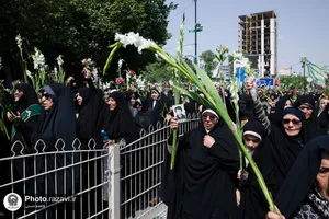 گلباران حرم مطهر رضوی در روز میلاد حضرت معصومه سلام الله علیها