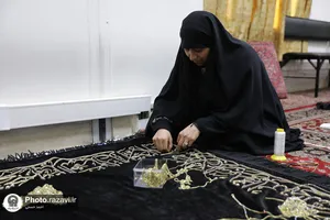 آماده سازی پوش ضریح مطهر رضوی به مناسبت ماه محرم
