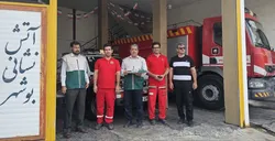 تجلیل از قهرمانان آتش نشان در بوشهر + تصاویر
