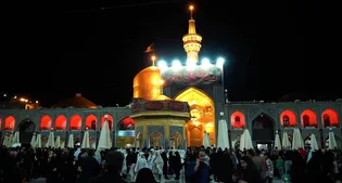حرم امام رئوف در شب اربعین ، حسینی تر از همیشه بود