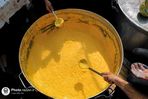 موکب خدمت رسانی جوانان رضوی در خیابان امام رضا علیه&zwnj;السلام