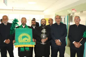 عیادت و دلجویی خادمیاران کرمانی از مسافرین و زائران حادثه اتوبوس راور به مشهد/ گزارش تصویری