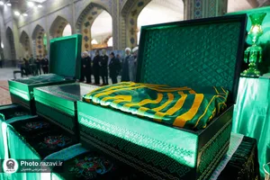 آیین تعویض پرچم گنبد و پوش ضریح مطهر حضرت رضا علیه&zwnj;السلام به مناسبت حلول ماه ربیع&zwnj;الاول