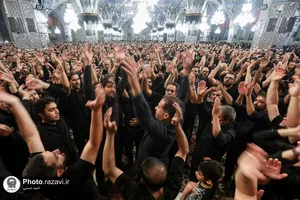 حال و هوای حرم مطهر رضوی در شب تاسوعای حسینی