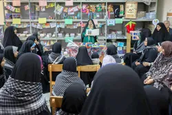 بهره‌مندی کاروان دختران زائر اولی خوزستان از برنامه‌های کتاب‌محور کتابخانه رضوی