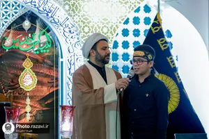 عزاداری نوجوانان اردو زبان در حرم مطهر رضوی