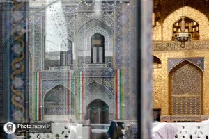 نصب پرچم جمهوری اسلامی ایران در حرم مطهر رضوی
