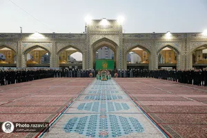 آیین تعویض پرچم حرم امام رضا علیه&zwnj;السلام در آستانه ماه ربیع الاول