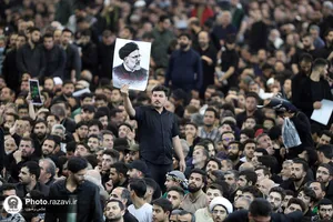 اقامه نماز رهبر انقلاب بر پیکر رئیس&zwnj;جمهور شهید و همراهان گرامی ایشان