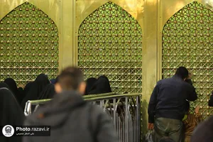 حال و هوای حرم مطهر رضوی در شب ولادت امام حسین(علیه&zwnj;السلام)