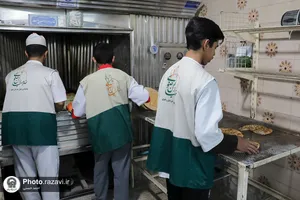 توزیع نان صلواتی به مناسبت نیمه شعبان