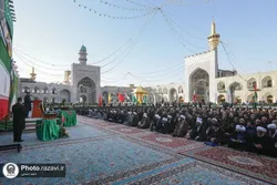 حرم امام رضا (ع) در دهه کرامت آراسته‌تر از همیشه| فرش‌آرایی ویژه برای شب‌وروز میلاد