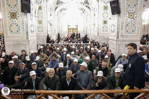تشرف سالمندان سراسر کشور به حرم مطهر رضوی