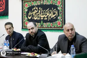 اهدای مدال قهرمانی کارینا کرمی به موزه آستان قدس رضوی