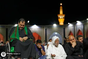 عزاداری زائرین غیر ایرانی در حرم مطهر رضوی
