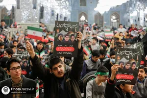 گردهمایی نوجوانان مشهدی به یاد شهدای دانش&zwnj;آموز حرم شاهچراغ