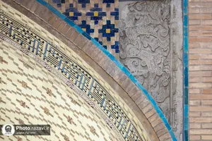 آیین بازگشایی بنای تاریخی مدرسه دو درب