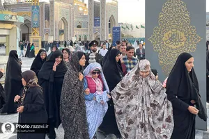 تشرف جمعی از نابینایان به حرم مطهر رضوی