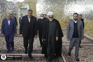 تصاویری از شهید مالک رحمتی در حرم مطهر رضوی