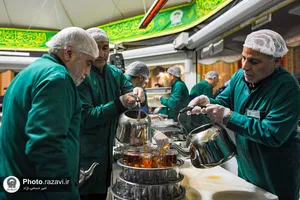پذیرایی از زائران بارگاه منور رضوی در چایخانه حرم مطهر
