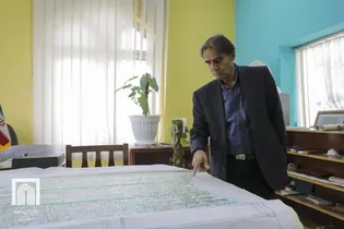 أحيا المرحوم الأستاذ آينه ‌تشيان روعة العمارة التقليدية في أروقة الحرم الرضوي