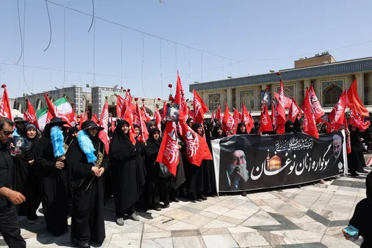 برافراشتن پرچم‌های سرخ انتقام در حماسه زنان نوغان