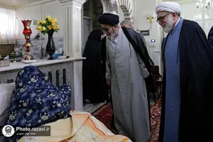 دیدار تولیت آستان قدس رضوی با خانواده شهیدان صبوری
