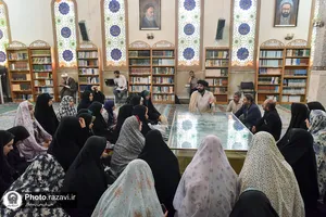 تشرف دانشجویان هنر به حرم مطهر رضوی