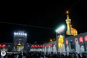 حال و هوای حرم مطهر رضوی در شب تاسوعای حسینی