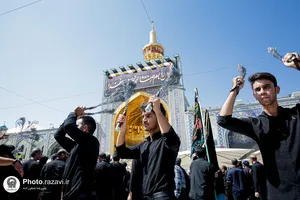 حرم مطهر رضوی در روز شهادت امام رضا علیهم&zwnj;السلام