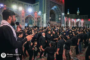 عزاداری سنتی شب یازدهم محرم در &laquo;حسینیه حرم&raquo;