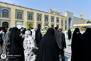 تشرف کاروان زیارتی خانواده&zwnj;های اهدا کننده عضو به حرم مطهر رضوی