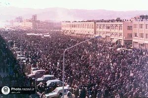حرم مطهر رضوی؛ کانون انقلاب در مشهد-2