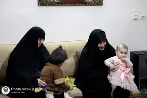 دیدار تولیت آستان قدس رضوی با چهار خانواده فرزندپذیر بهزیستی