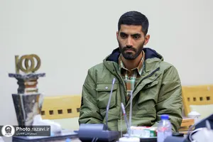 اهدای مدال محمد انصاری به آستان قدس رضوی