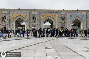 اهدا بسته&zwnj;های متبرک به دانش&zwnj;آموزان حاشیه شهر
