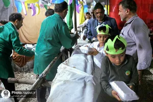 موکب کفشداران افتخاری حرم مطهر رضوی در شب عید غدیر