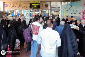 استقبال از زائرین بارگاه منور رضوی در راه&zwnj;آهن مشهد