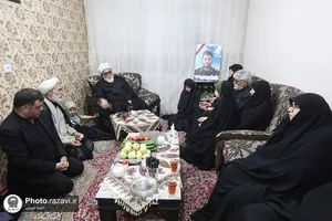 دیدار تولیت آستان قدس رضوی با خانواده شهدای حملات تروریستی رژیم صهیونیستی-2