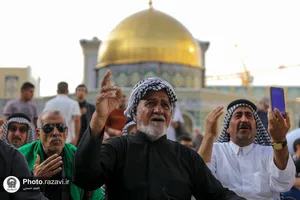 عزاداری زائران عرب زبان در حرم مطهر رضوی